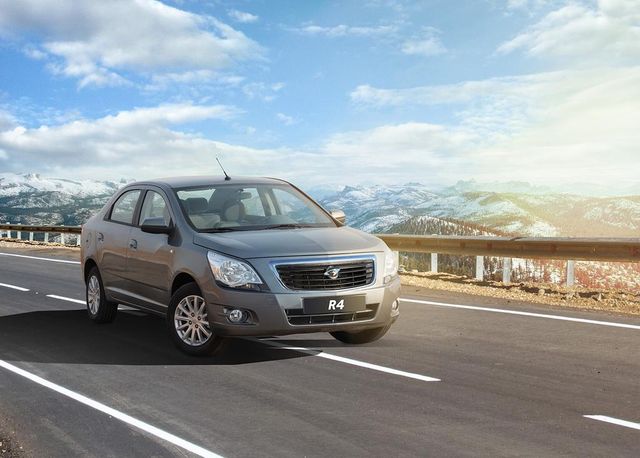 В Україні стартують продажі нового бюджетного седана: названа ціна - фото 145961