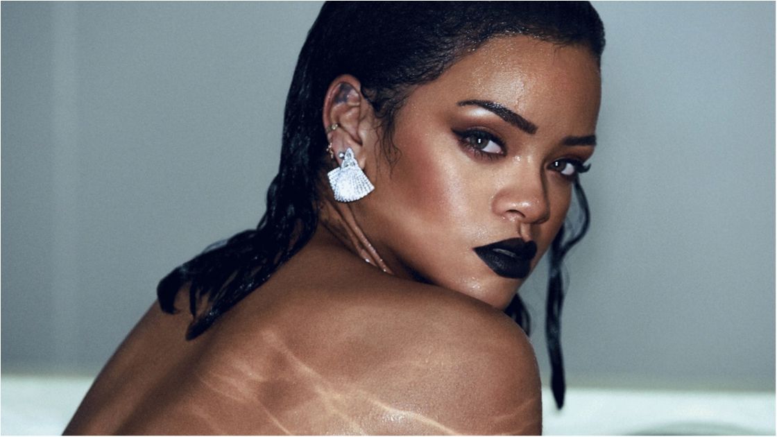 Спокуслива Rihanna стала пілотом: розкішні фото