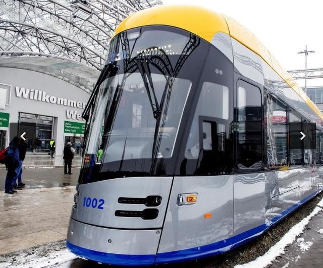 У Польщі показали розумний трамвай майбутнього - фото 145074