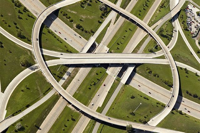 Дороги світу, які дивують складністю: ефектні фото - фото 142097