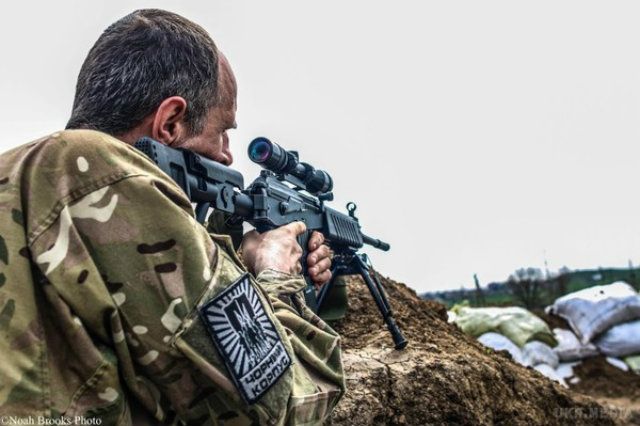 Фотограф зі США показав реалії життя українських бійців на передовій - фото 143506