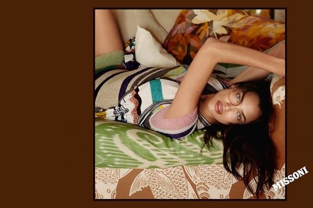 Відома модель показала весняні тренди одягу - фото 138884