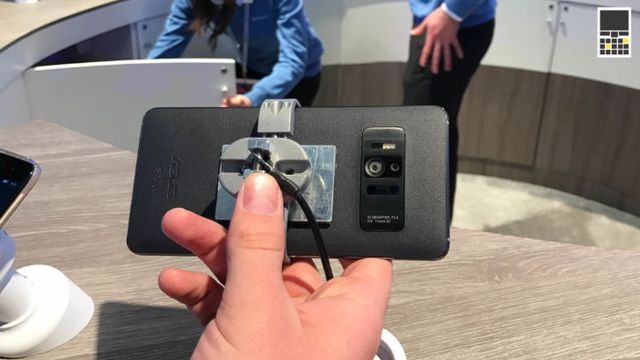 Компанія ASUS показала смартфон ZenFone AR - фото 147517