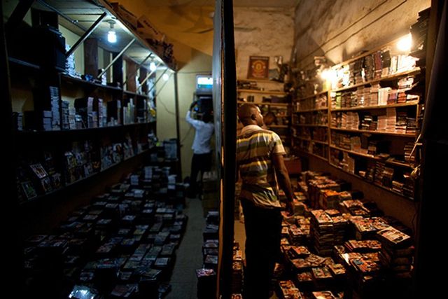 Як виглядає кіноіндустрія Нігерії із середини: вражаючі фото - фото 146909