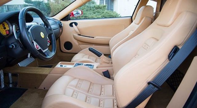 Розкішну Ferrari президента США продадуть з молотка - фото 145101