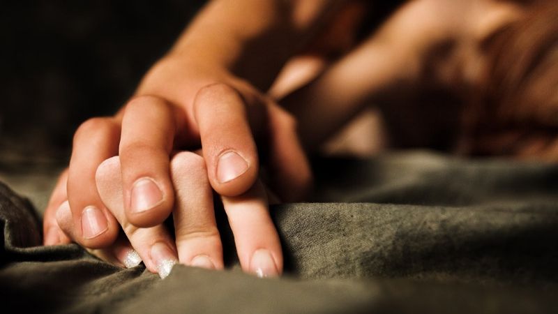 Скільки насправді заробляють порнозірки