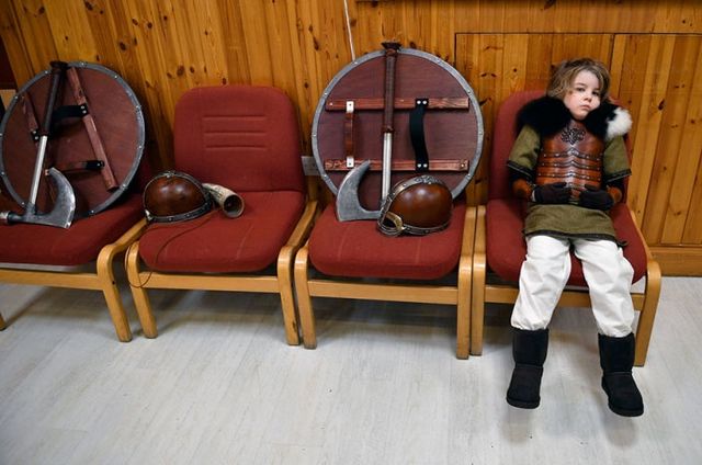 Як виглядає фестиваль вікінгів у Шотландії: епічні фото - фото 144588