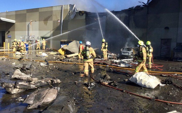 Літак впав на торговий центр в Австралії: є загиблі