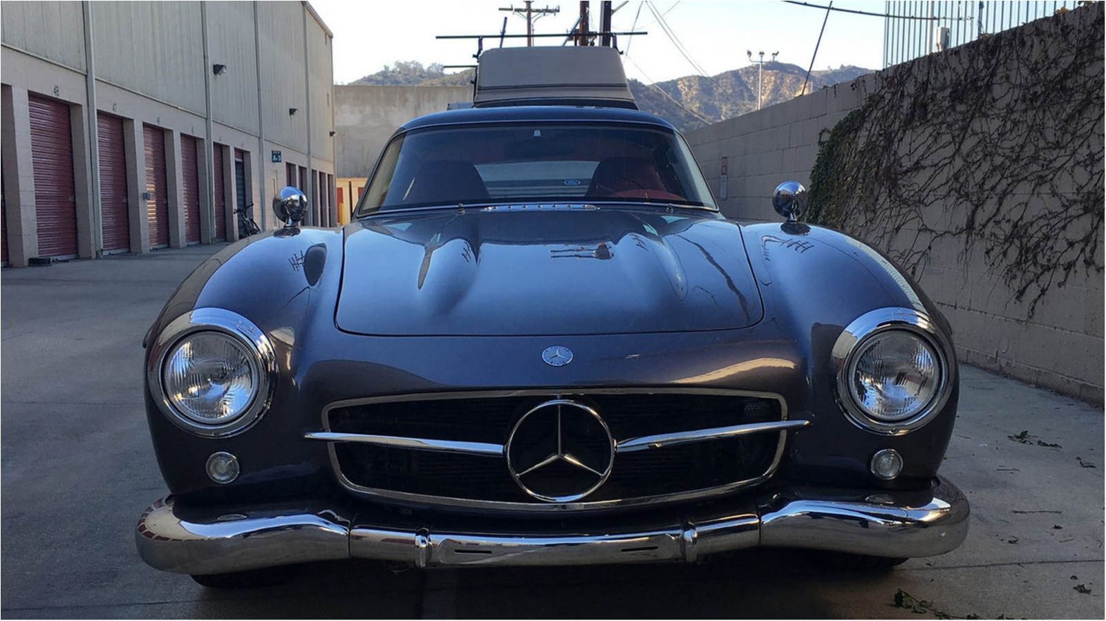 Автомобіль мрії: раритетний Mercedes 300 SL з сучасною начинкою