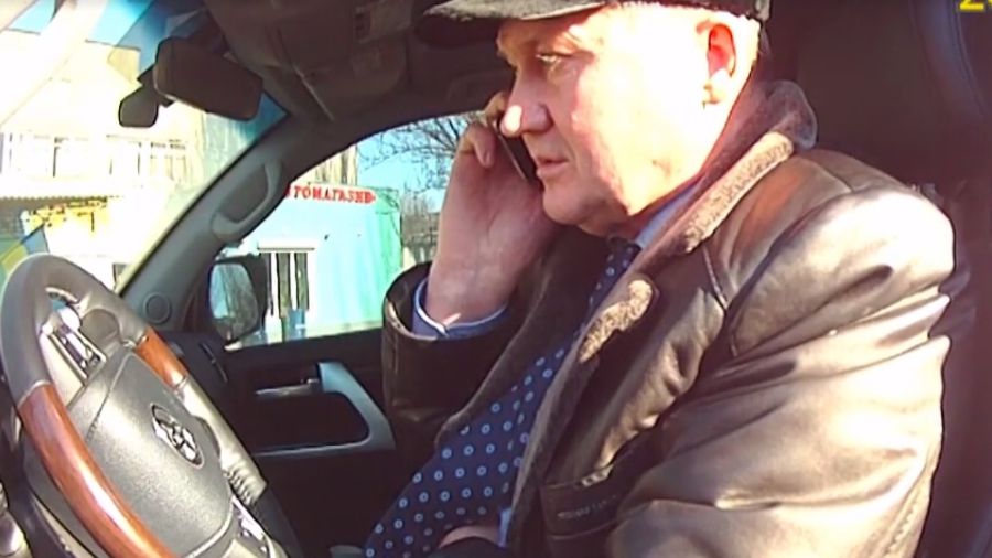 Іронія дня: Поліцейські попросили депутата "заспокоїти свої таланти"