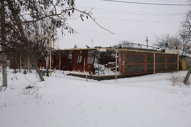 У мережі показали фото наслідків обстрілу Авдіївки - фото 139002