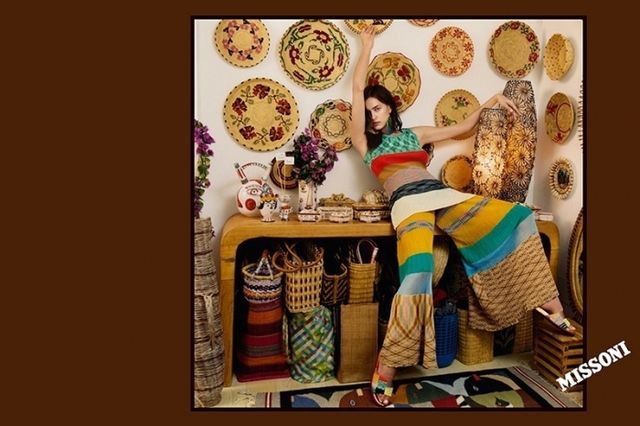 Відома модель показала весняні тренди одягу - фото 138885