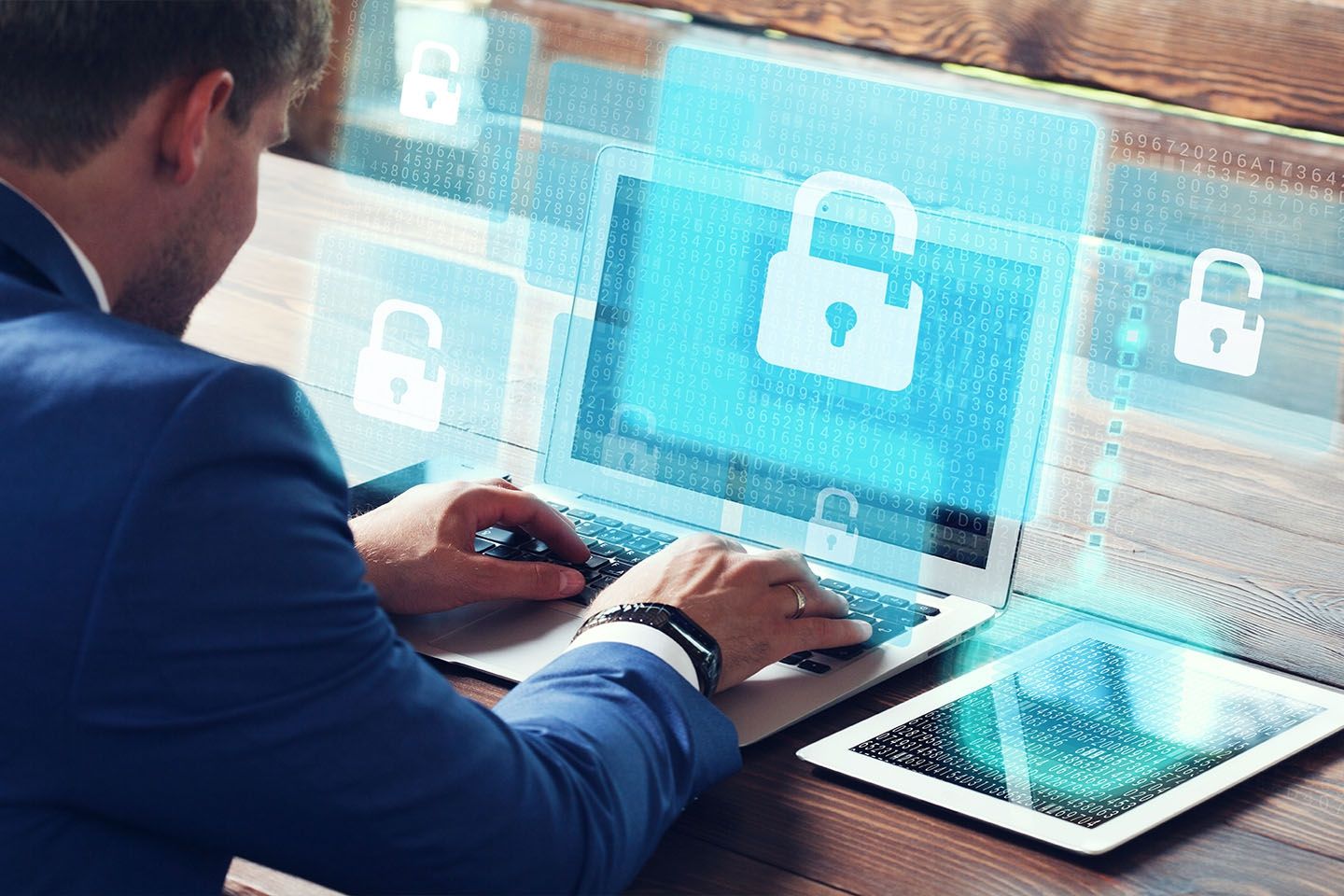 Кібершахраї атакують українців: як зберегти власні гроші