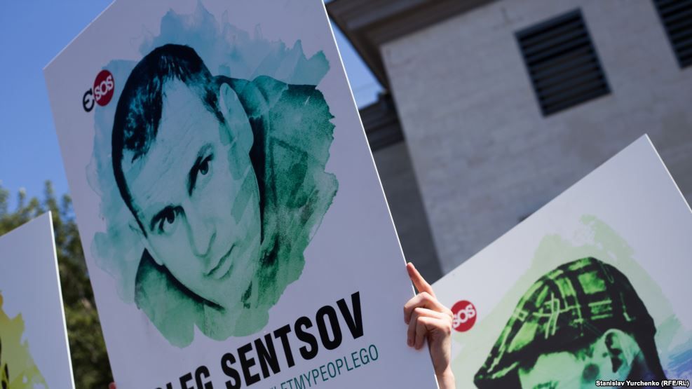 Олег Сенцов - фото 1