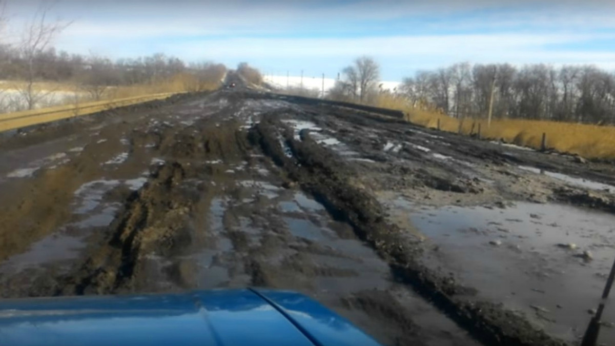 Відео однієї із найгірших доріг України стало хітом мережі - фото 1