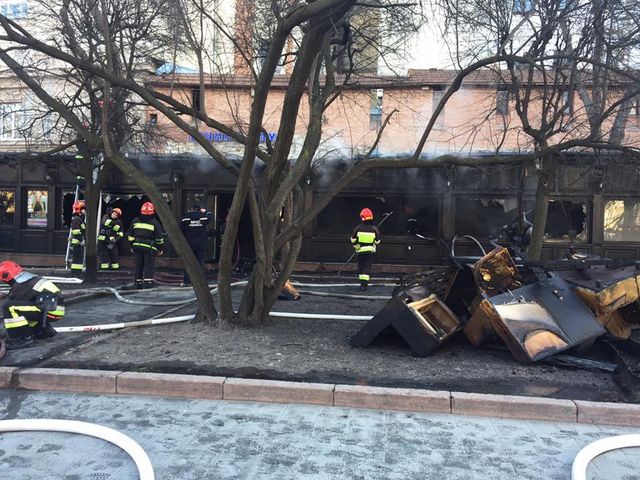 У центрі Львова загорілися два ресторани: з'явилися фото і відео - фото 146266