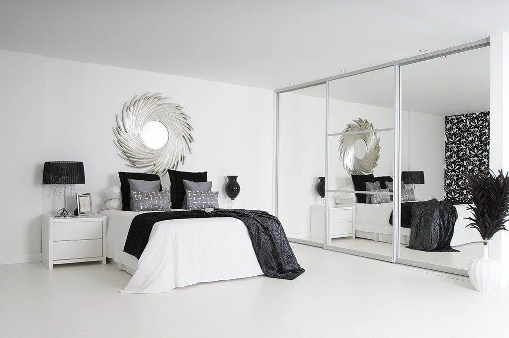 Чому не можна спати навпроти дзеркала