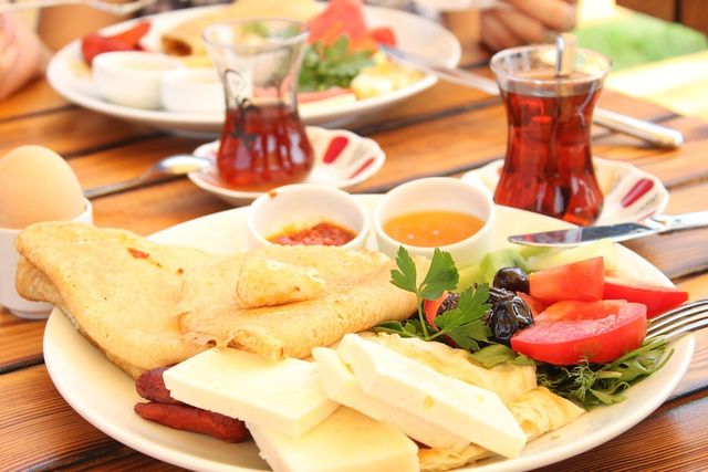 Як правильно пити чай: до чи після їжі - фото 142534