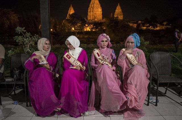 Як виглядають мусульманські конкурси краси: ефектні фото - фото 145778