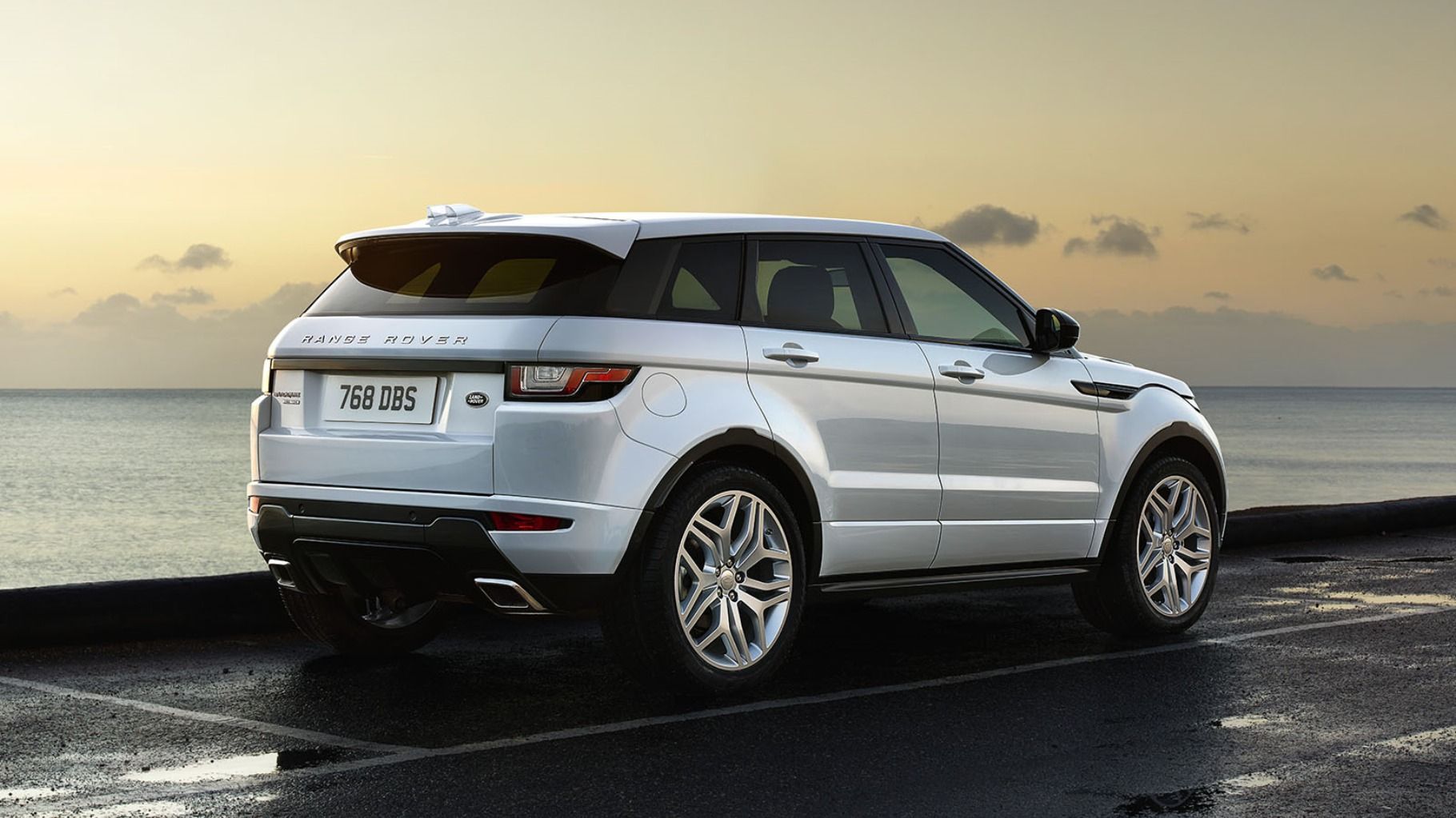 Боляче дивитись: власник розбив свій Range Rover через поломки