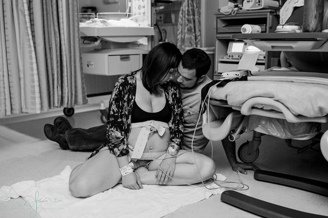 Затамуйте подих! Вражаючі фото пологів без цензури - фото 147078