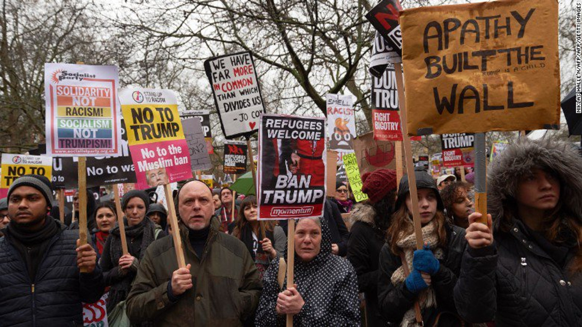 Лондон протестує проти візиту Трампа - фото 1