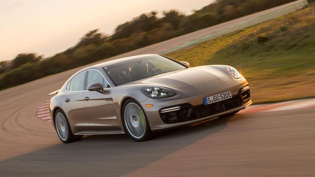 Porsche показала свій найпотужніший гібрид - фото 146030