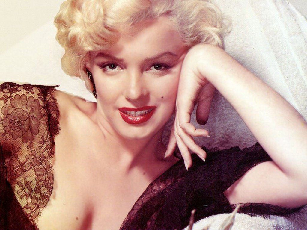 З'явилися унікальні світлини вагітної Мерилін Монро