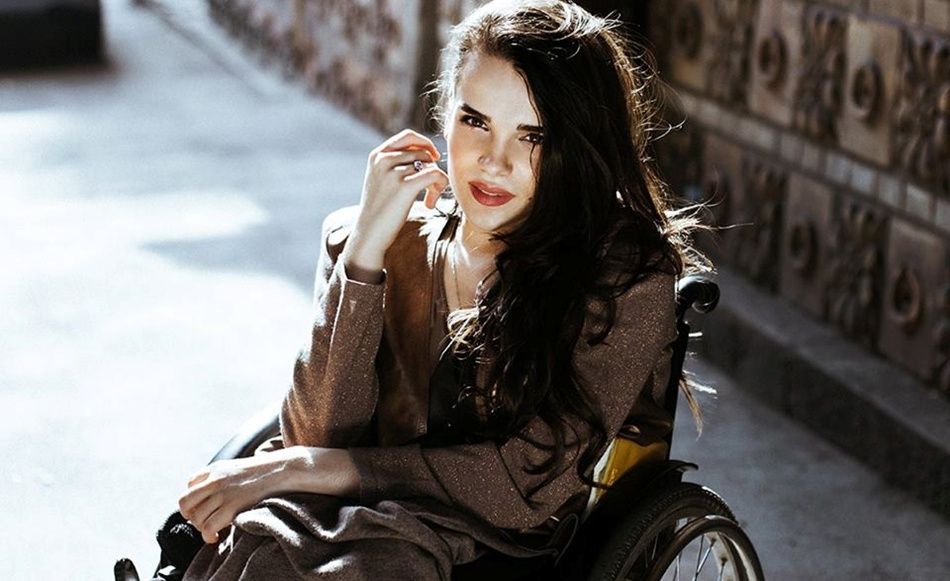 Українка на інвалідному візку підкорила світову пресу