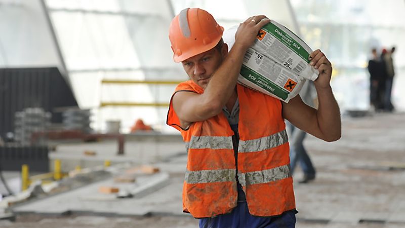 Куди українці найчастіше їдуть на заробітки