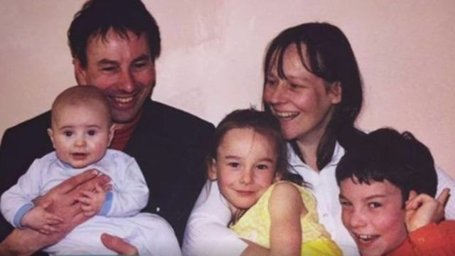 Мережу розчулило фото батьків, які померли від раку