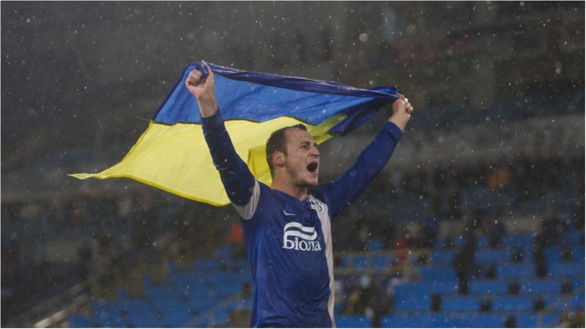 ФІФА дозволила Зозулі повернутися в "Дніпро", а от УЄФА – проти