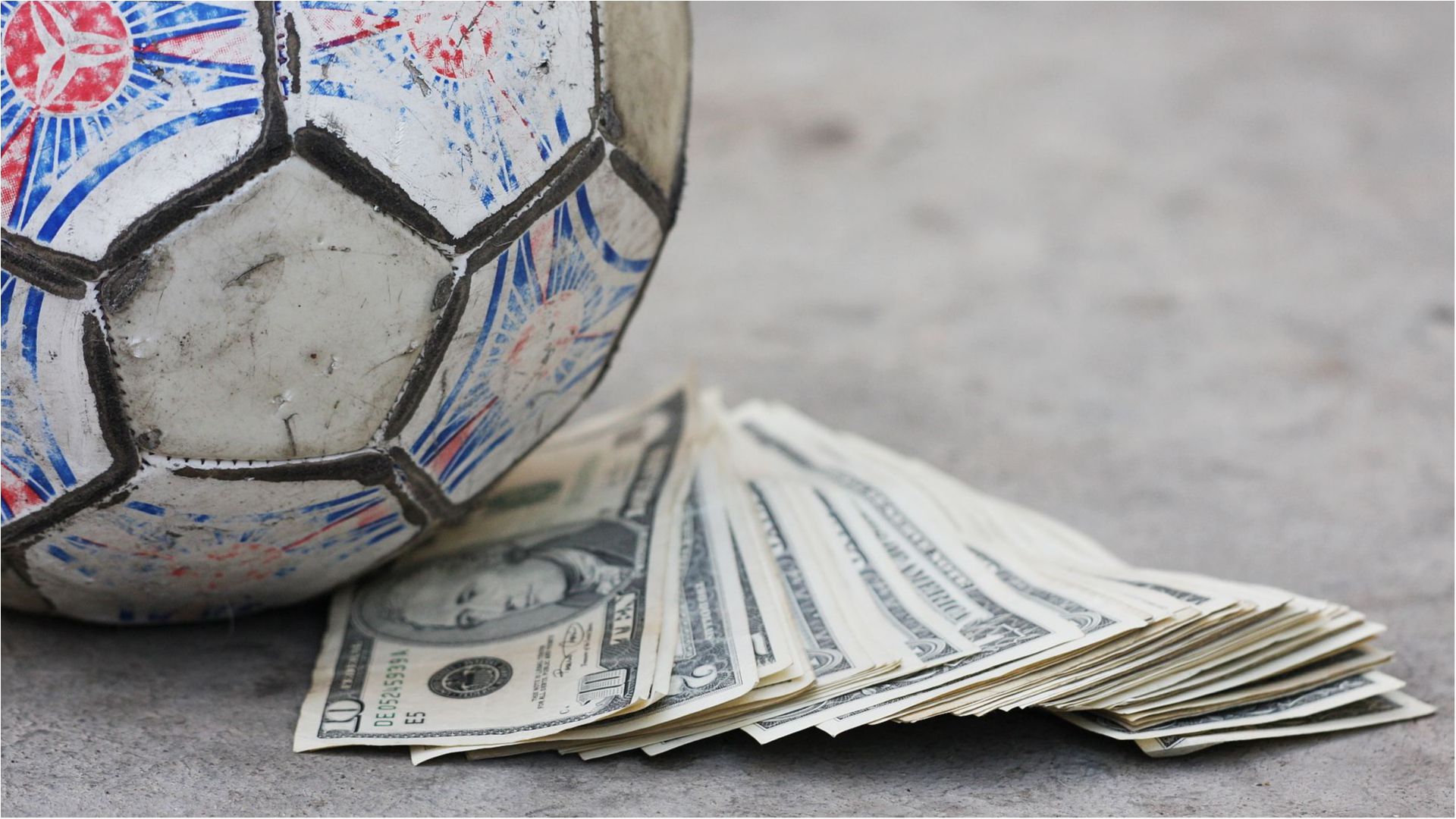 Від Погба до Суареса: названо найдорожчих футболістів усіх часів