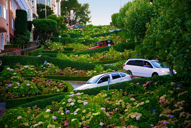 Як виглядає найбільш крива вулиця світу - фото 139364