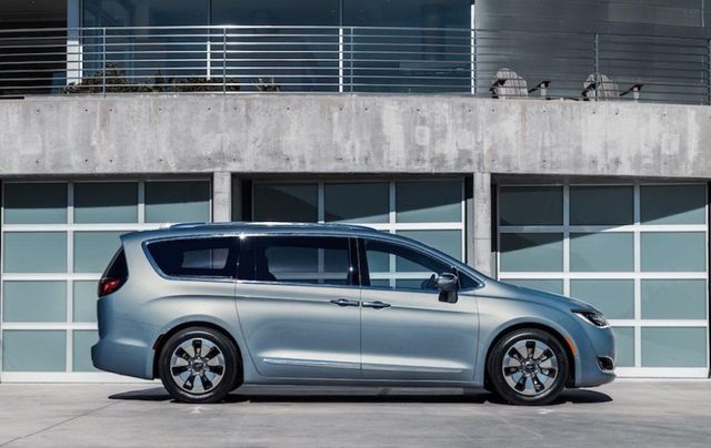 ТОП найочікуваніших електрокарів і гібридів 2017 року - фото 146324