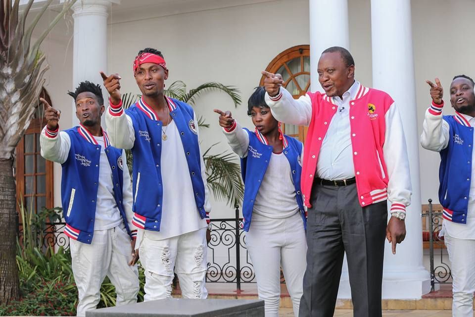 Президент Кенії став "зіркою" Youtube задля виборців