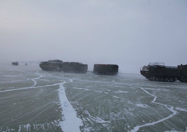Росія розгорнула масштабні військові випробування в Арктиці - фото 1