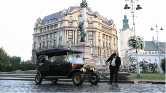 У Львові хочуть запустити екскурсійні раритетні електромобілі