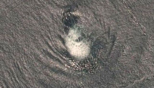 У Тихому океані "засвітився" НЛО: фотофакт - фото 141938