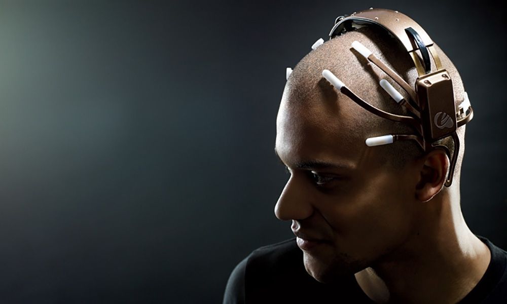 Вчені змогли розшифрувати думки повністю паралізованих людей