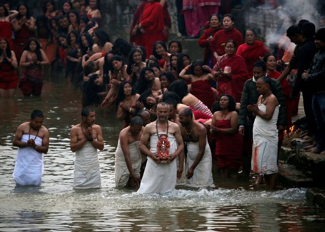 Як виглядає нелегке життя мешканців Непалу: вражаючі фото - фото 142605