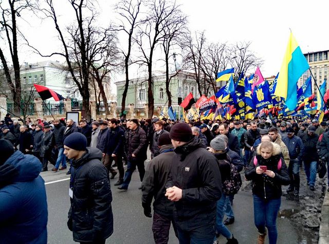 Як проходив Марш національної гідності в Києві: фоторепортаж - фото 145263