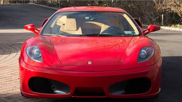 Розкішну Ferrari президента США продадуть з молотка - фото 145099