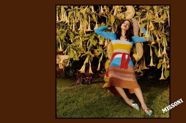 Відома модель показала весняні тренди одягу - фото 138887