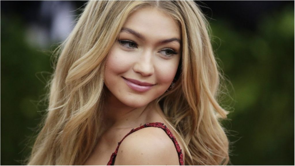 Відома топ-модель перетворилася на ляльку Барбі: фотофакт