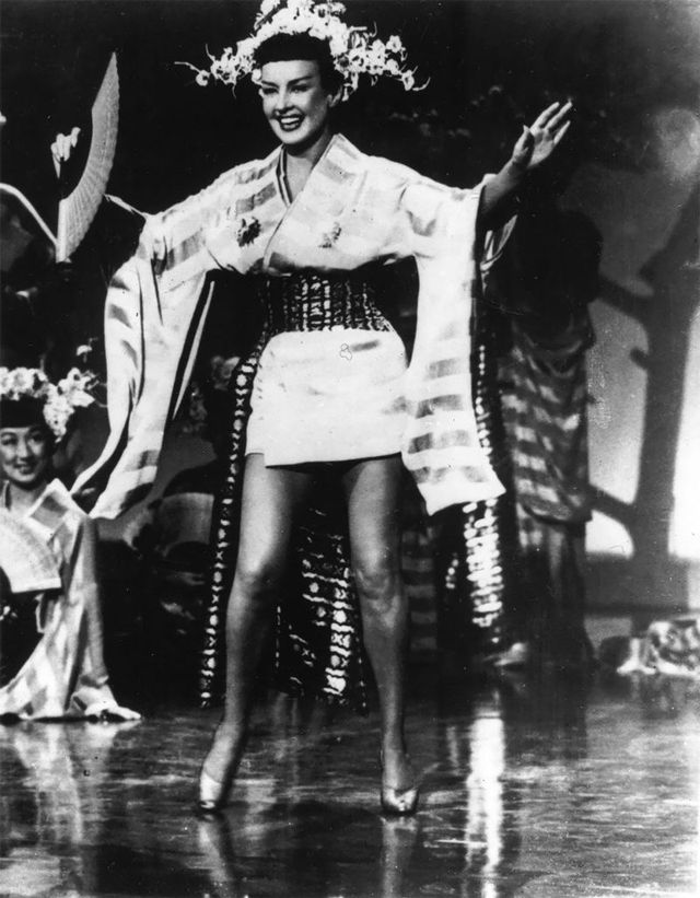 Як виглядав побут справжнісіньких японських гейш: ефектні фото - фото 155921