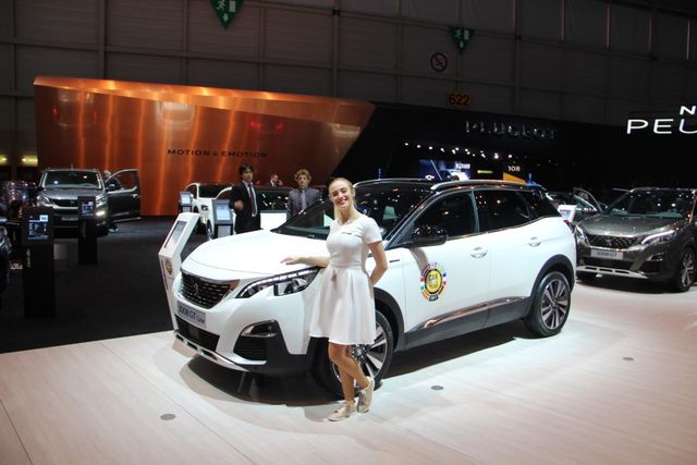 Найефектніші дівчата на Женевському автосалоні: фоторепортаж - фото 150807