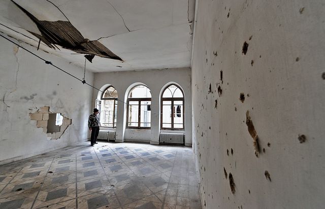Без гостей: фоторепортаж з покинутих готелів у Сирії - фото 148451