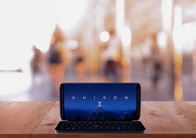 Як виглядає перший компактний ноутбук на Windows 10 - фото 154952