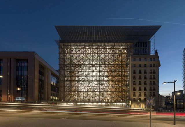 Як виглядає штаб-квартира ЄС в Брюсселі - фото 149947